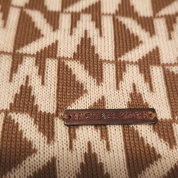 Michael Michael Kors Acrylic Logo Scarf - Picture 4 of 6